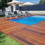 Joy With Heated Pool And Foodbal Apartment Split