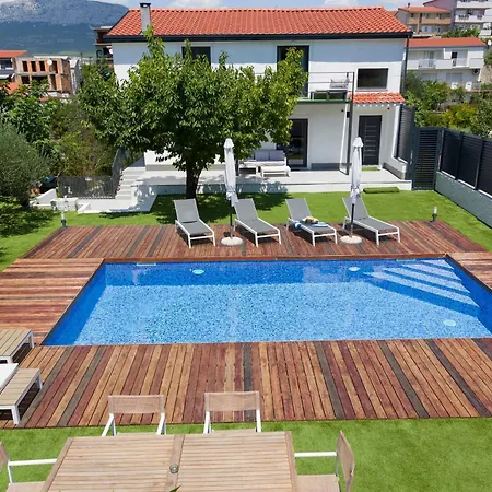 Daire Enjoy With Heated Pool And Foodbal *