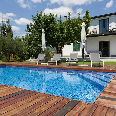 Daire Enjoy With Heated Pool And Foodbal *
