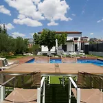 Joy With Heated Pool And Foodbal * Split